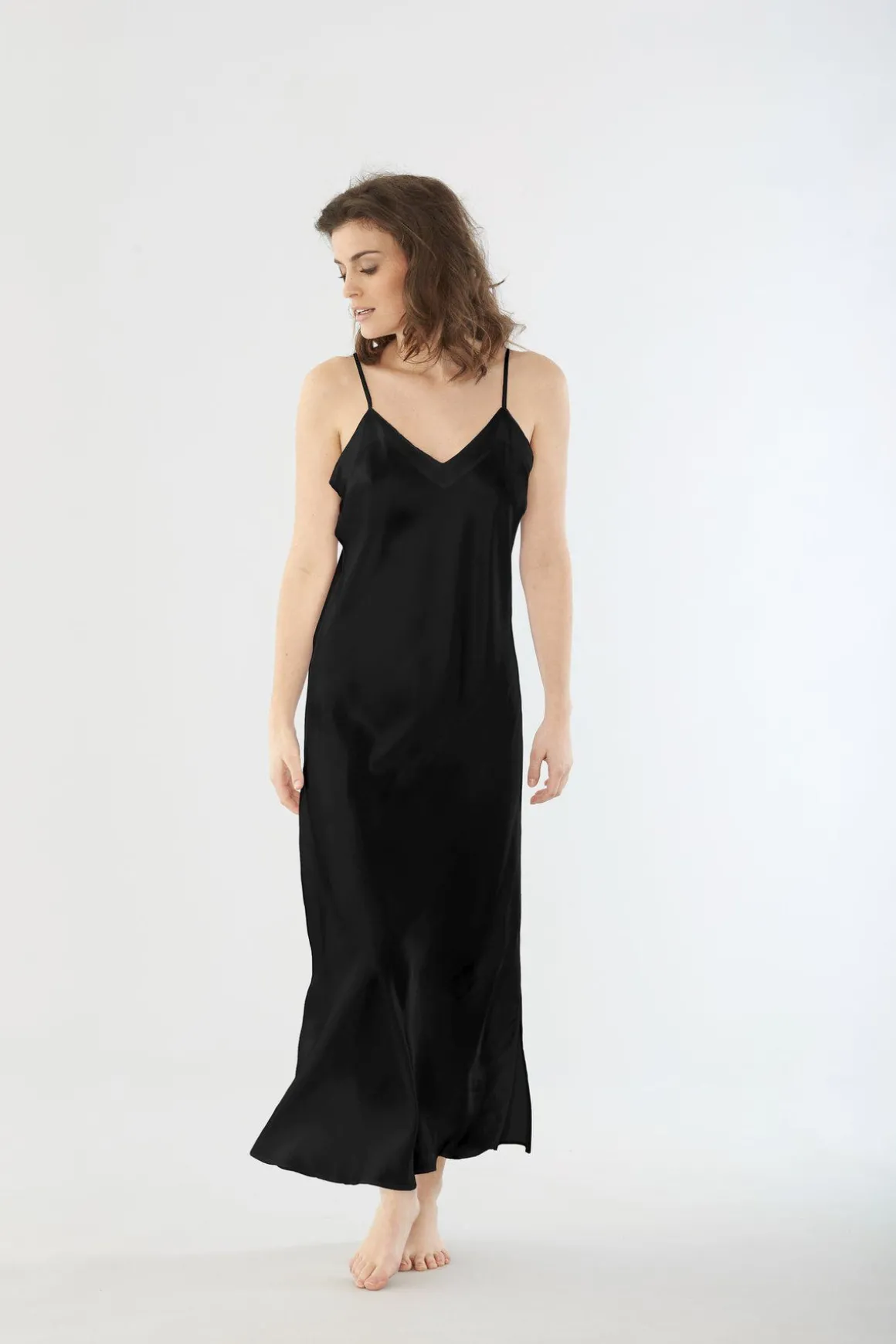 nattlinne_i_siden__black_0.webp Nattlinne i siden - Black